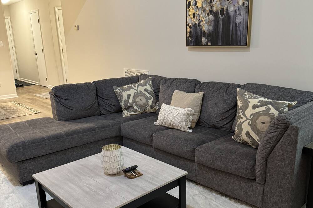 Photo of Livingroom in North Raleigh