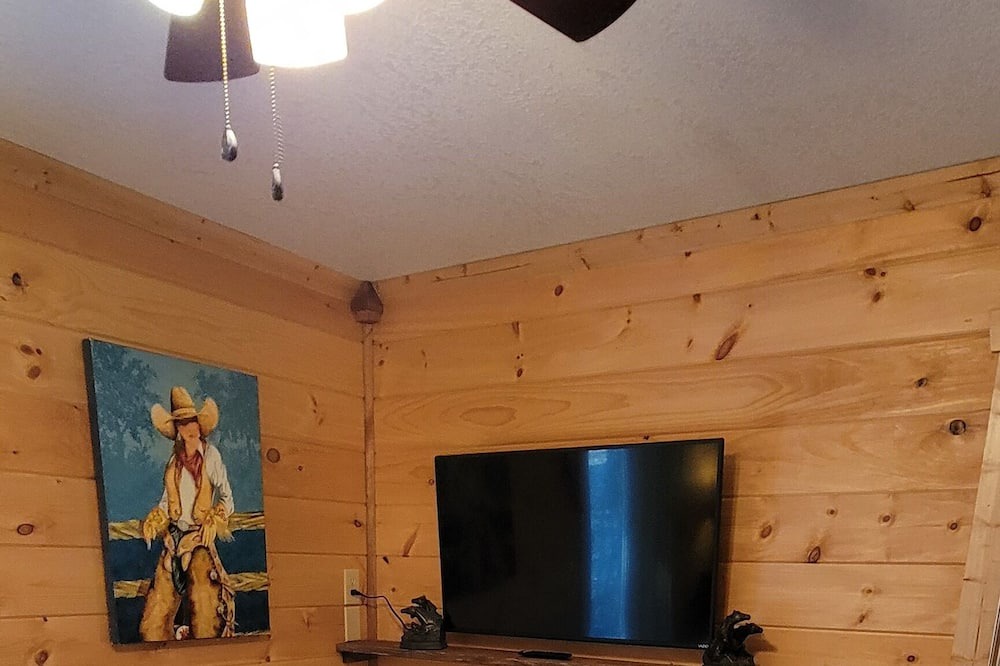 Photo of Bedroom in Hayesville