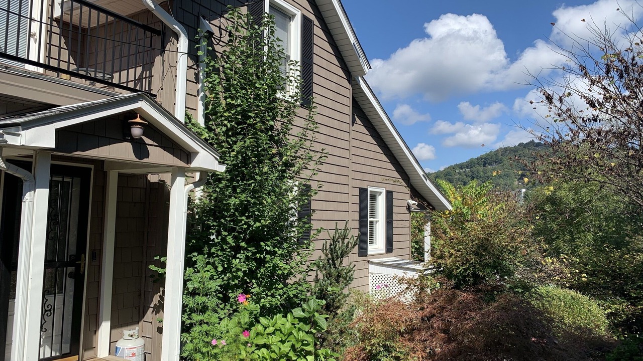 Photo of Outdoor in East End - Valley Street