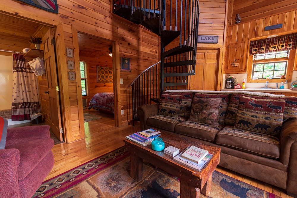 Photo of Livingroom in Bear Den