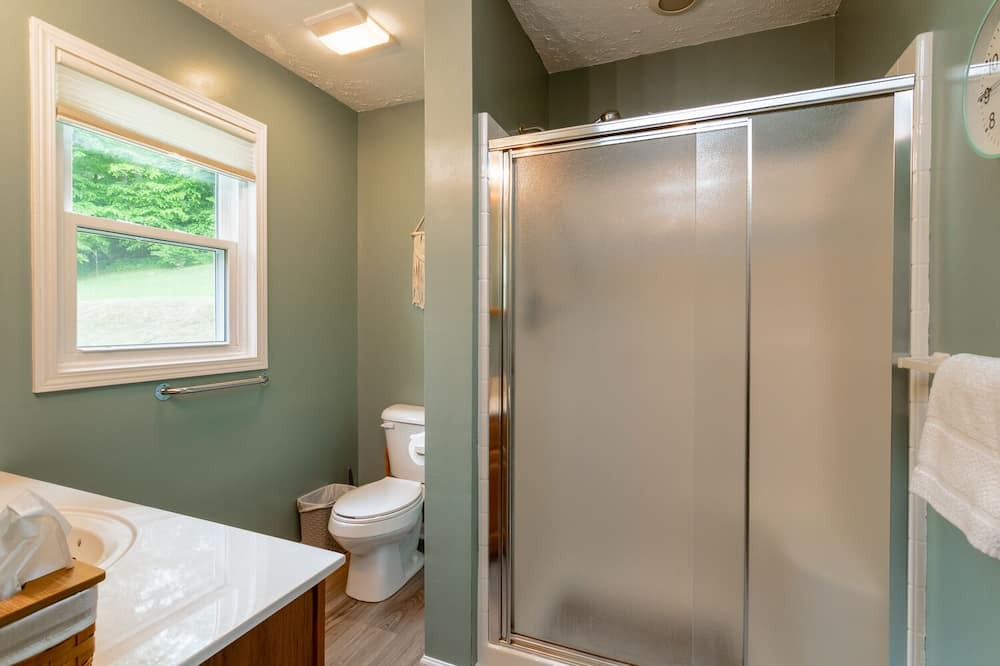 Photo of Bathroom in Marshall