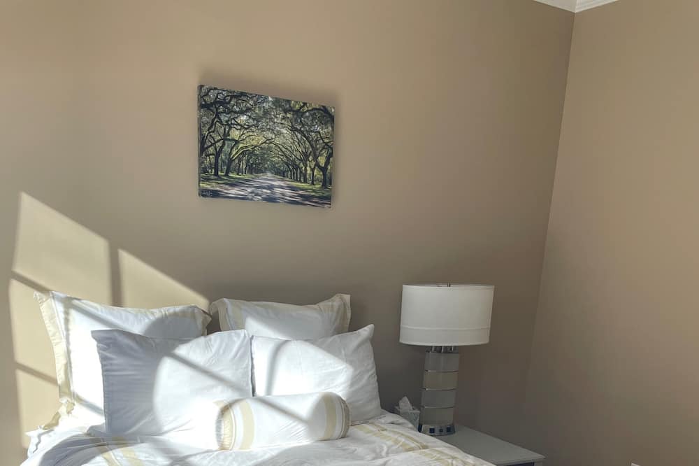 Photo of Bedroom in Weaverville