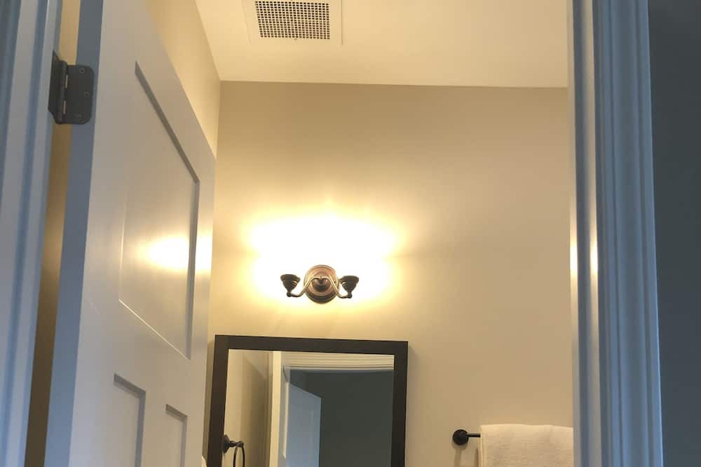 Photo of Bathroom in Weaverville
