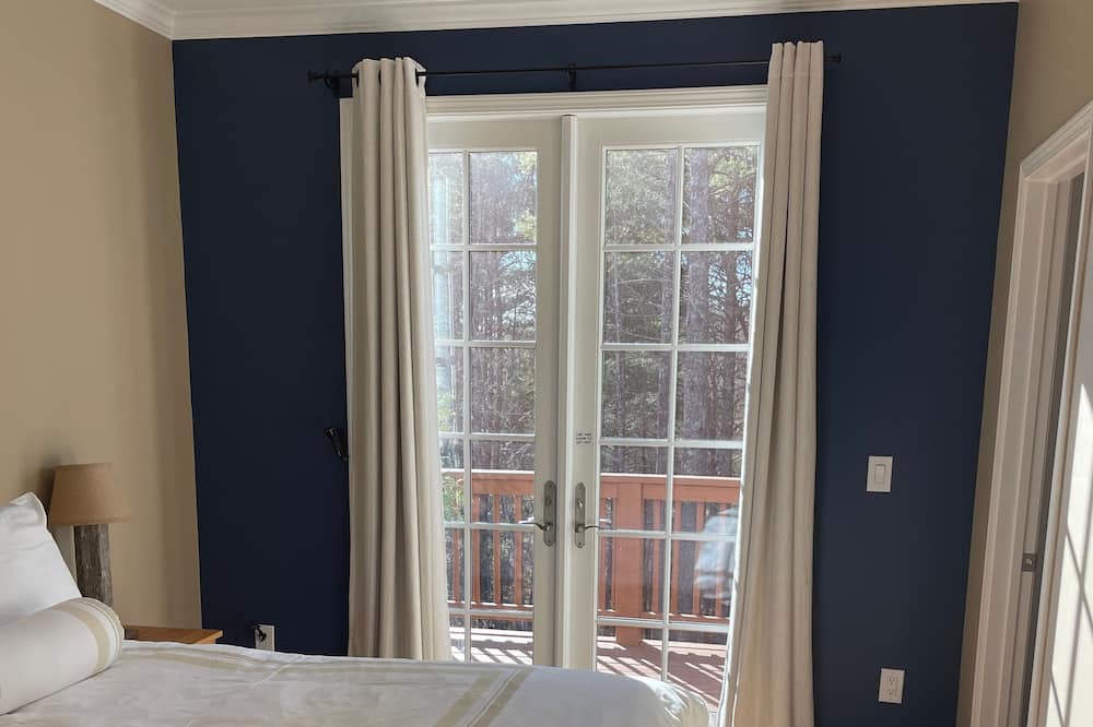 Photo of Bedroom in Weaverville