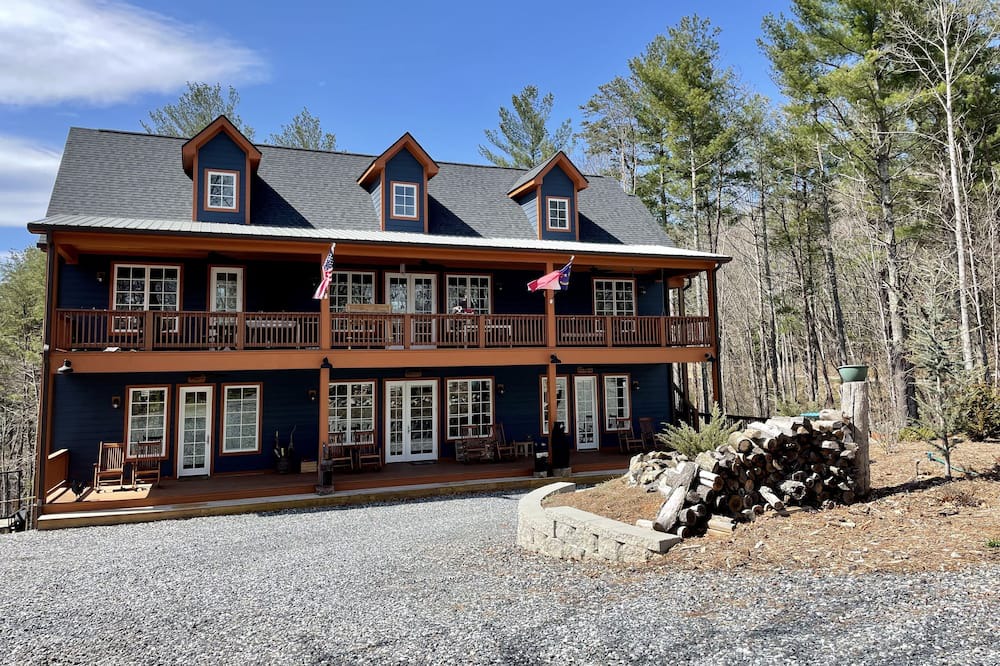 Photo of Outdoor in Weaverville