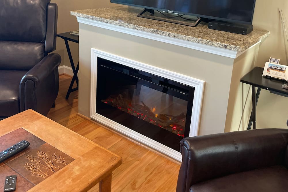 Photo of Livingroom in Weaverville