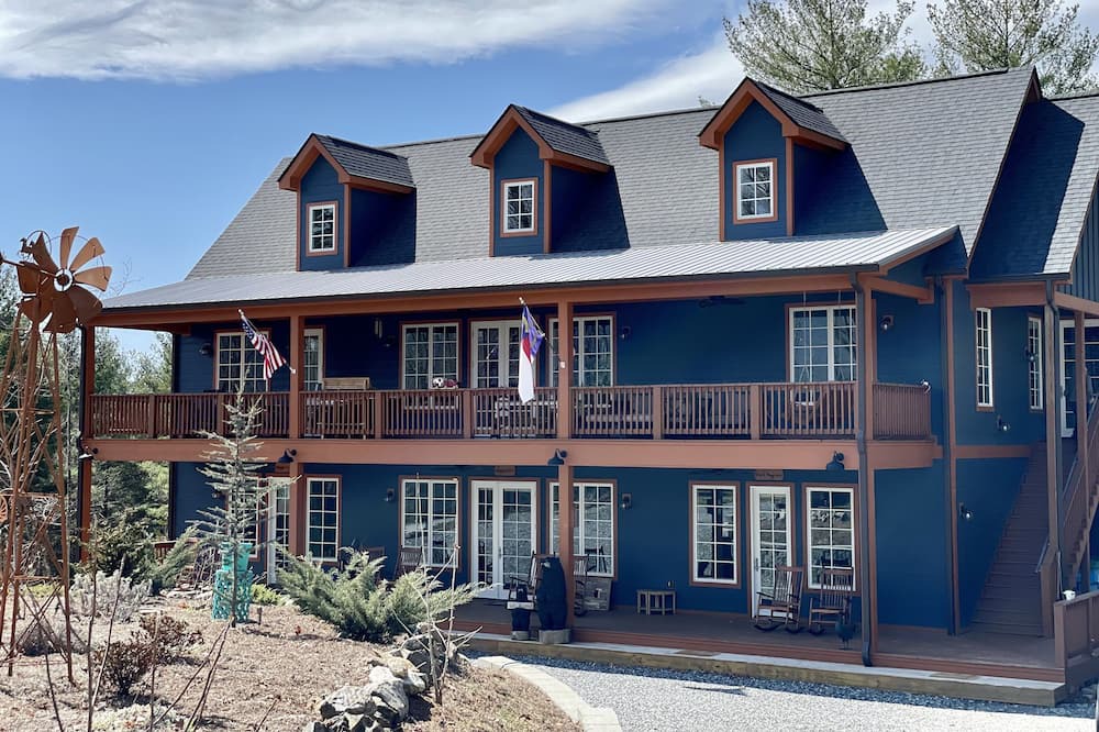 Photo of Outdoor in Weaverville