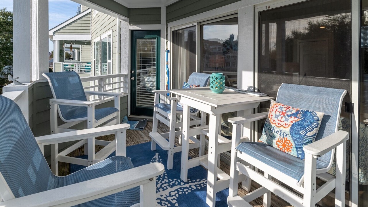 Photo of Patio Balcony in Manteo