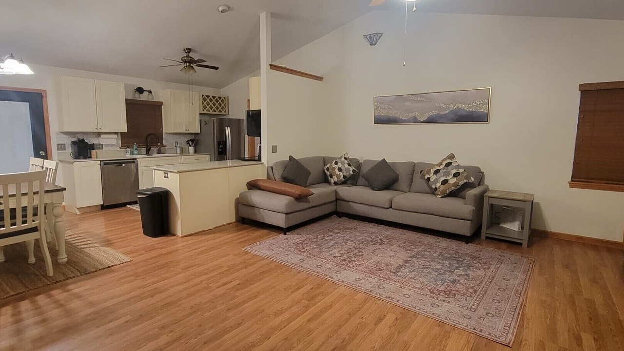Photo of Livingroom in Maple Springs
