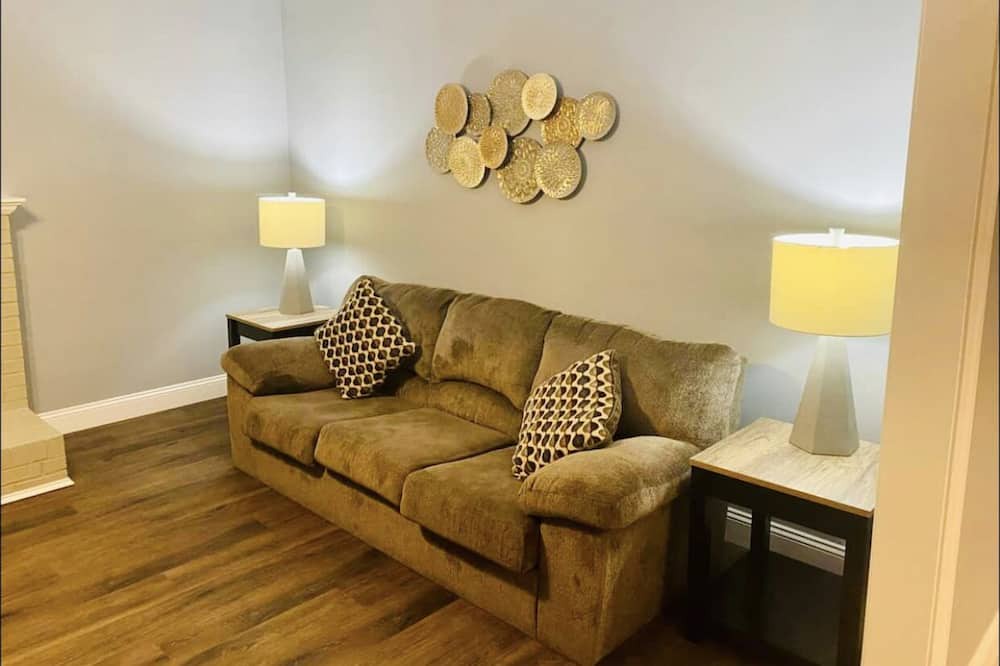 Photo of Livingroom in Greenville