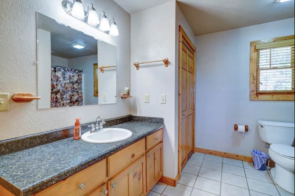 Photo of Bathroom in Murphy