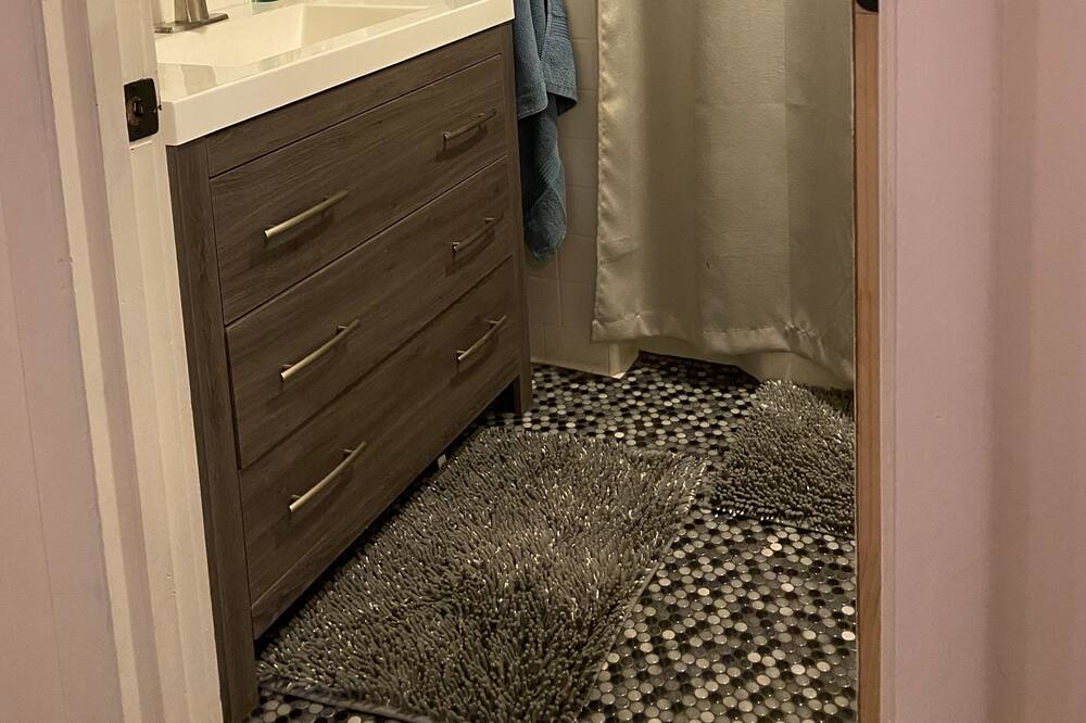 Photo of Bathroom in Warne