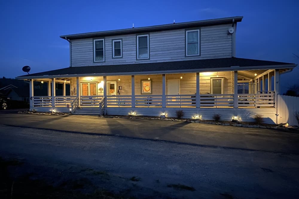 Photo of Outdoor in Newland