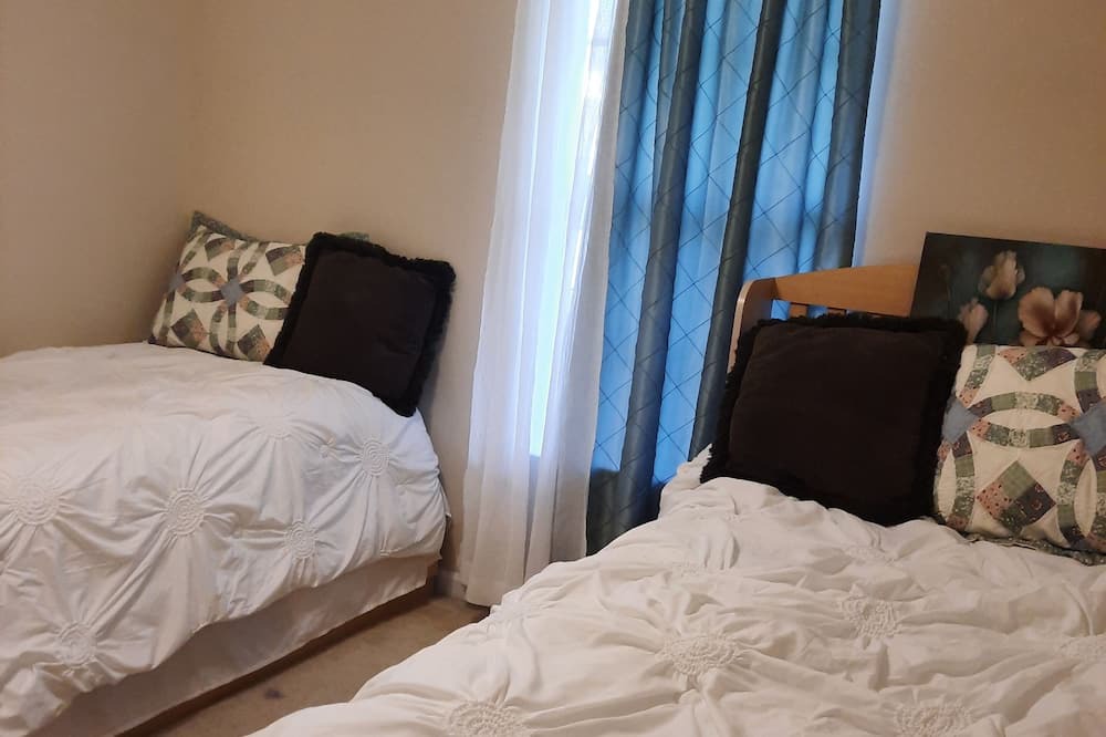 Photo of Bedroom in Apex