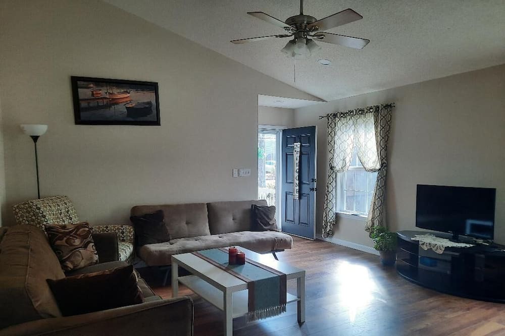 Photo of Livingroom in Apex