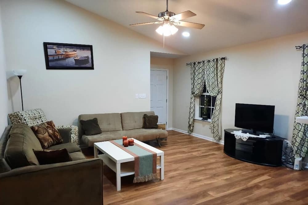Photo of Livingroom in Apex