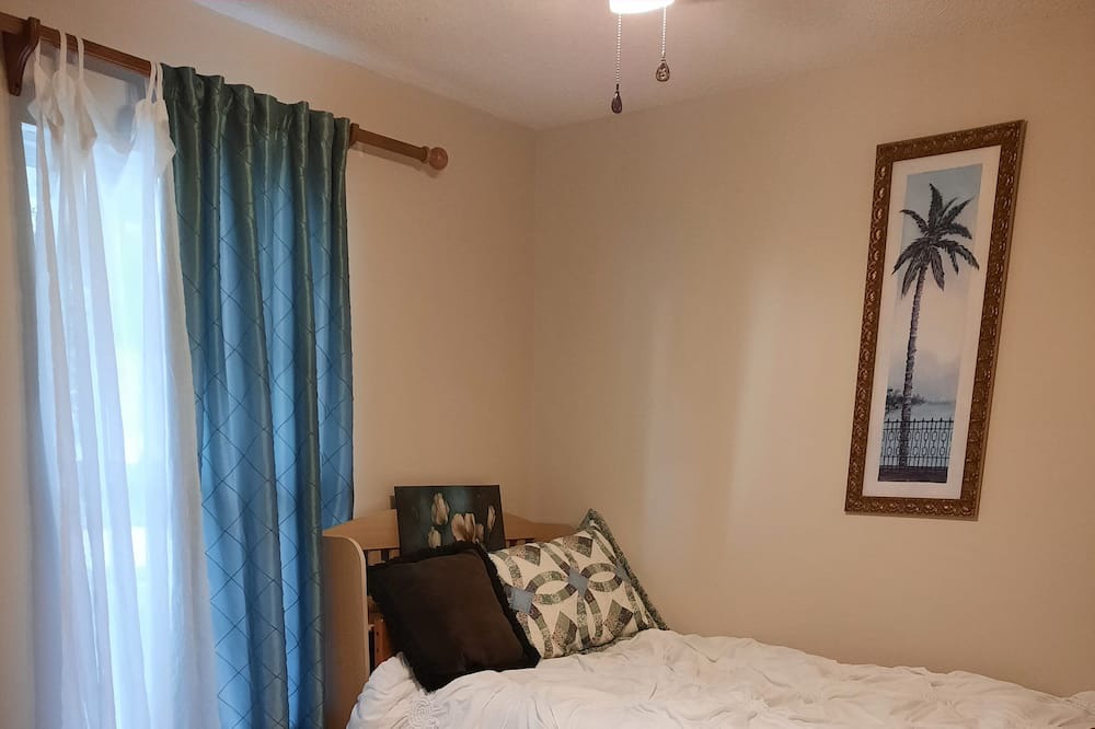 Photo of Bedroom in Apex