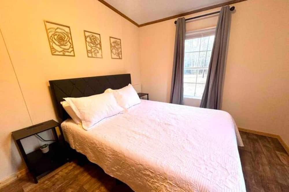 Photo of Bedroom in Bostic