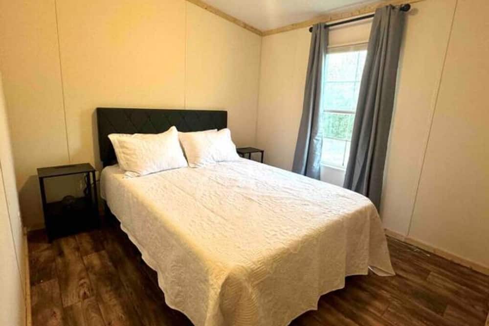 Photo of Bedroom in Bostic