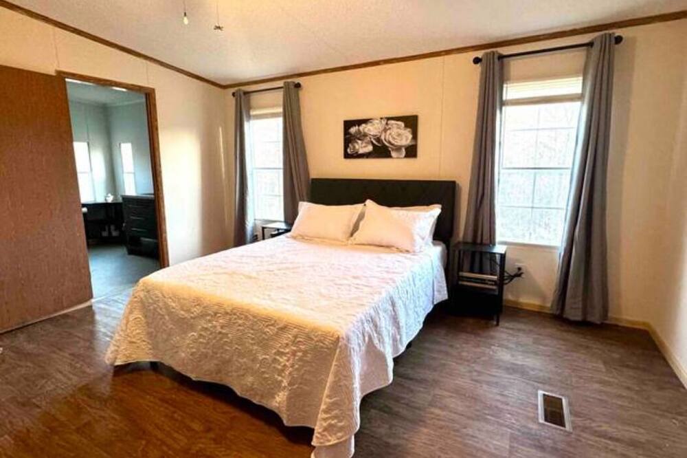Photo of Bedroom in Bostic