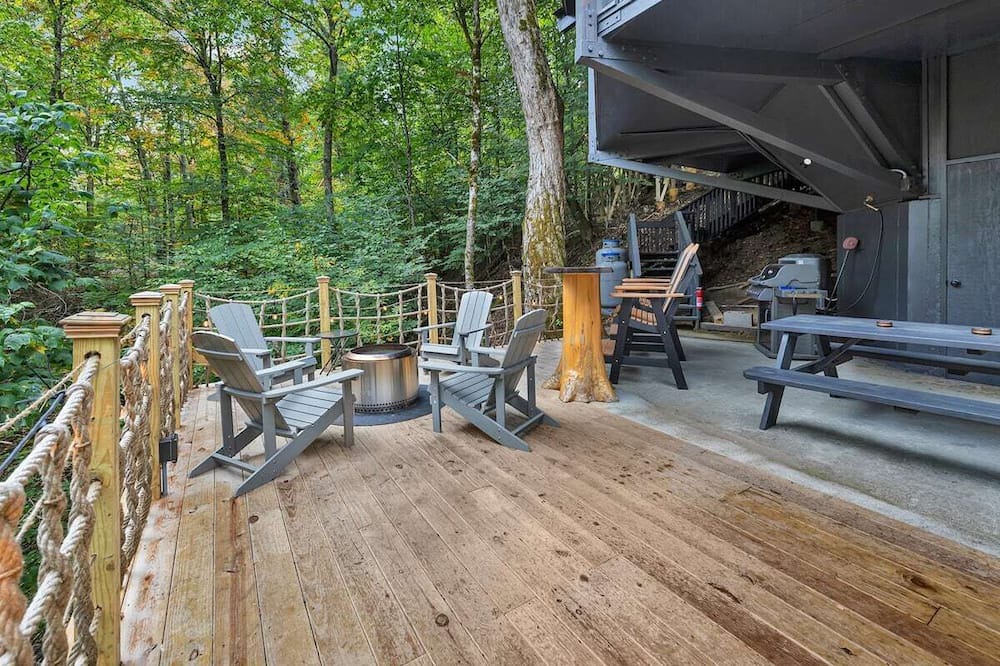 Photo of Patio Balcony in Beech Mountain