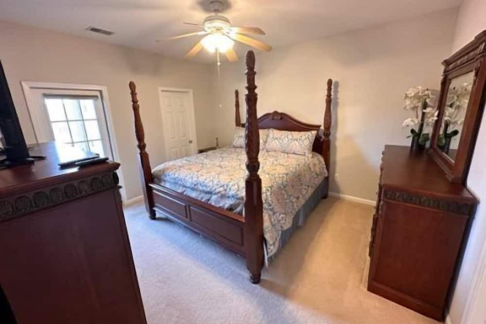 Photo of Bedroom in Sunset Beach
