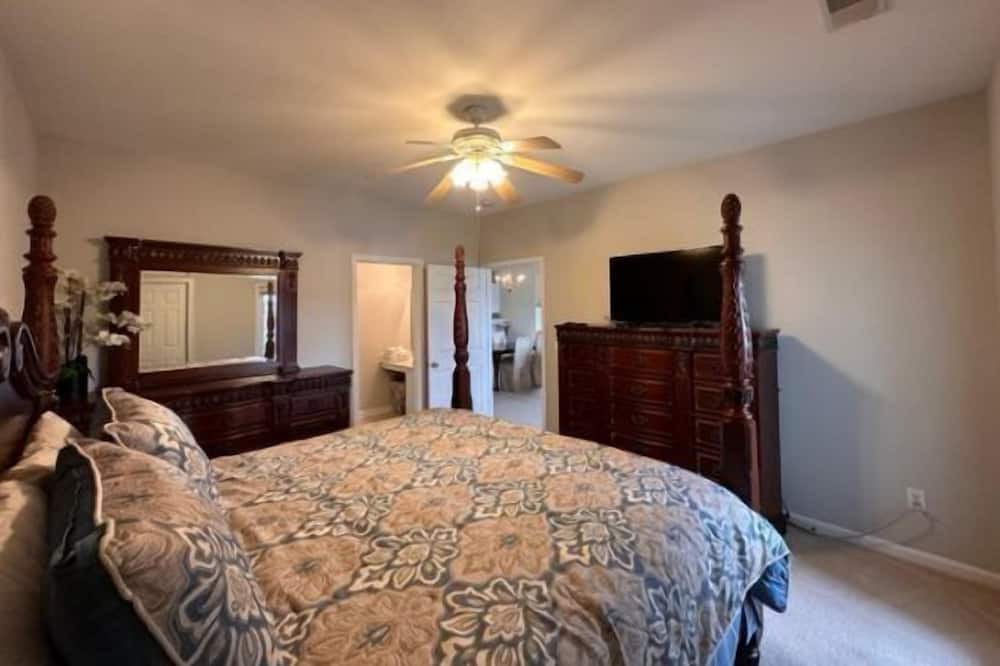Photo of Bedroom in Sunset Beach