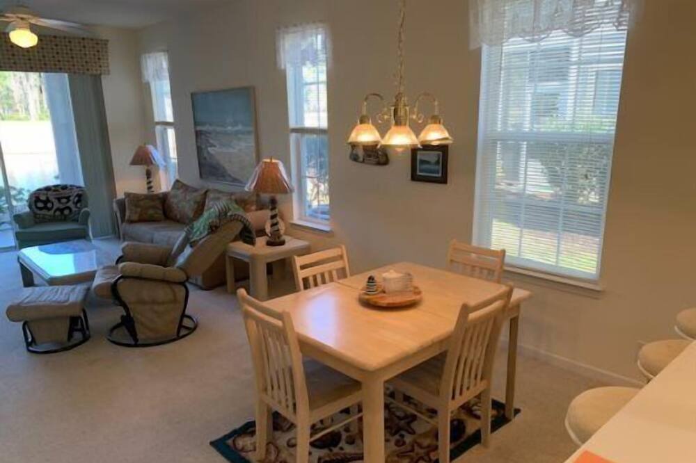 Photo of Livingroom in Sunset Beach