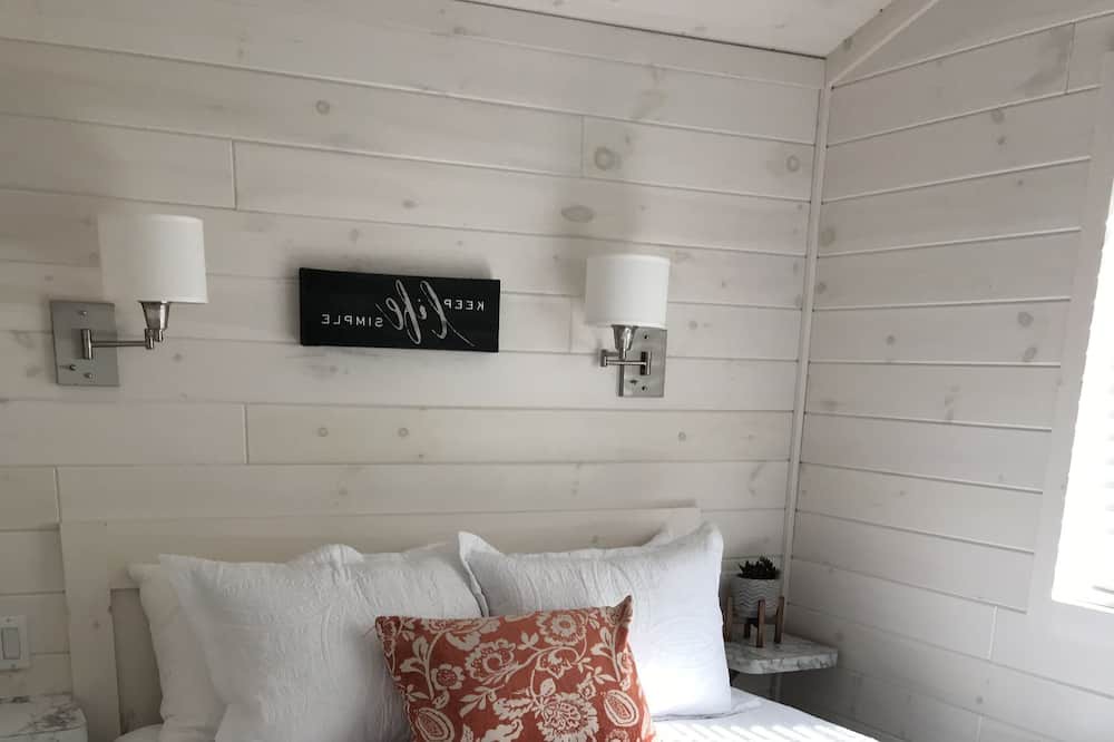 Photo of Bedroom in Steele Creek