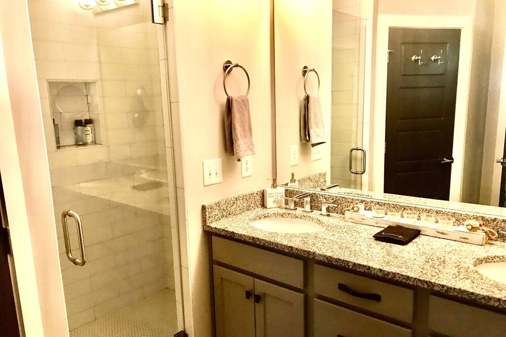 Photo of Bathroom in East Hill