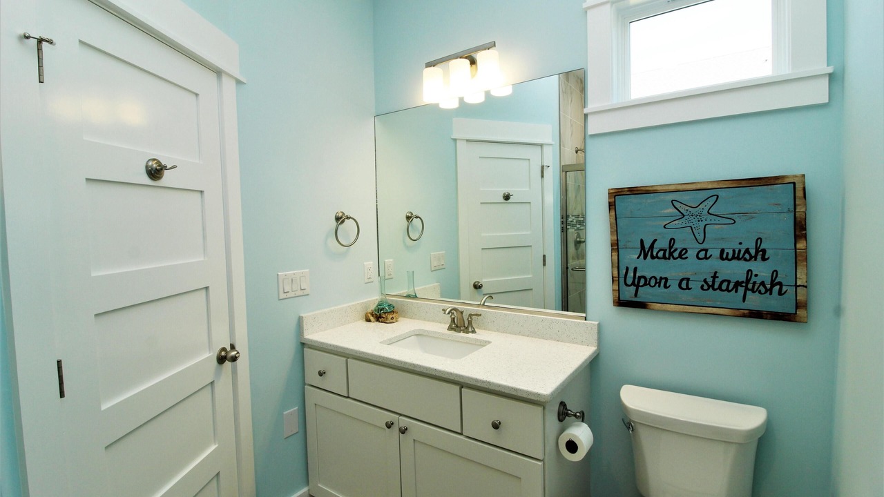 Photo of Bathroom in Whalehead Beach
