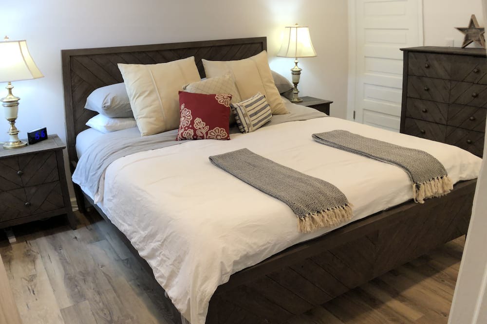 Photo of Bedroom in Edenton