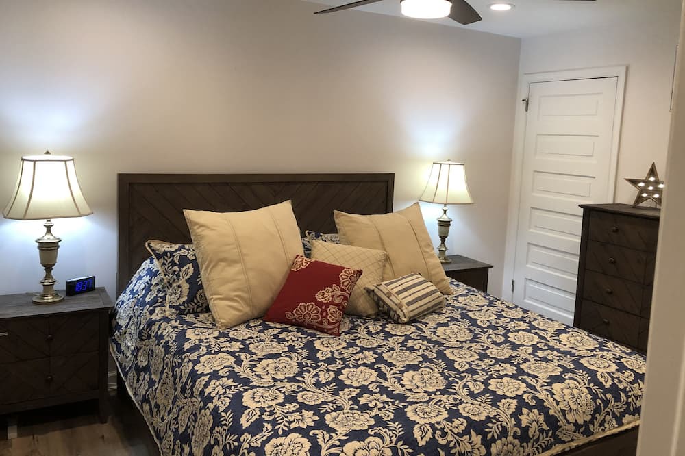 Photo of Bedroom in Edenton
