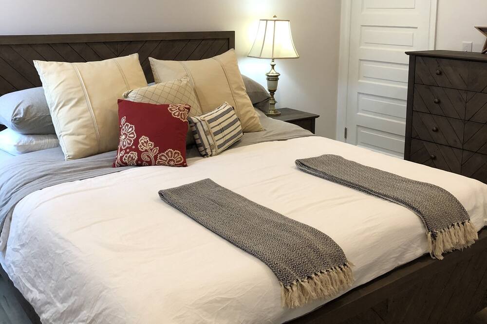 Photo of Bedroom in Edenton