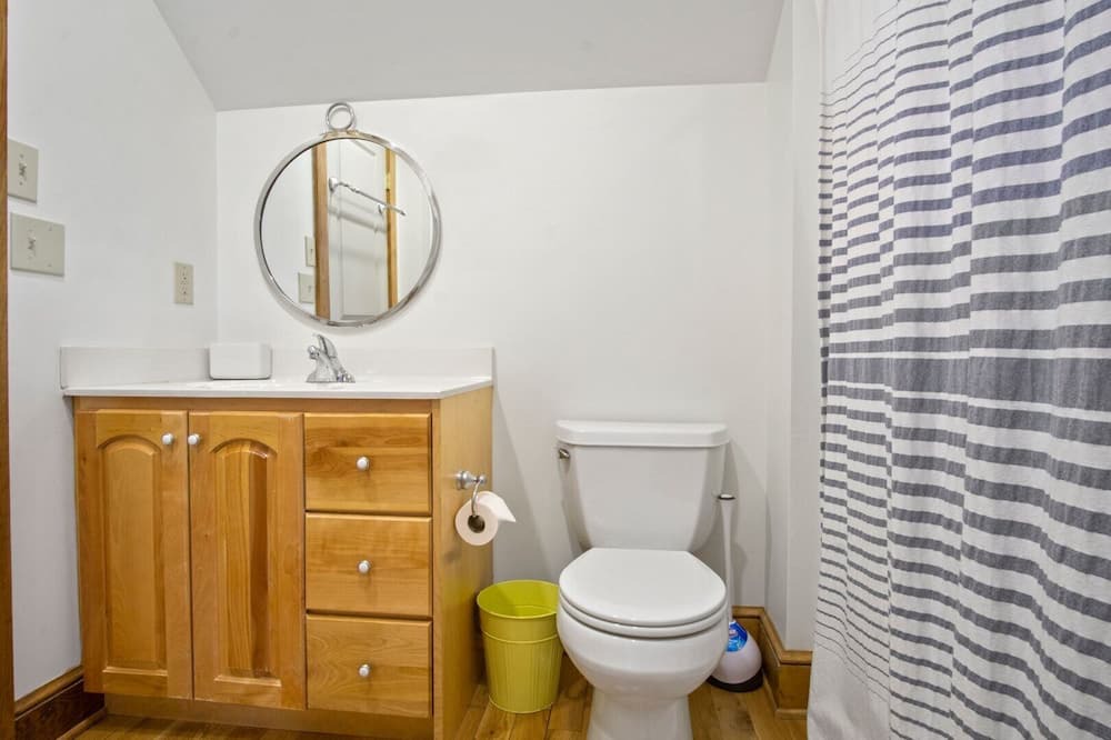 Photo of Bathroom in Foscoe