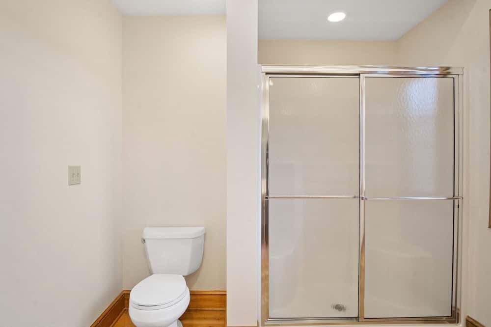 Photo of Bathroom in Foscoe