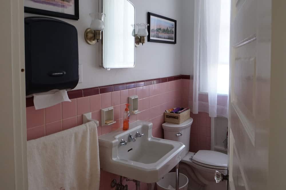 Photo of Bathroom in Conover