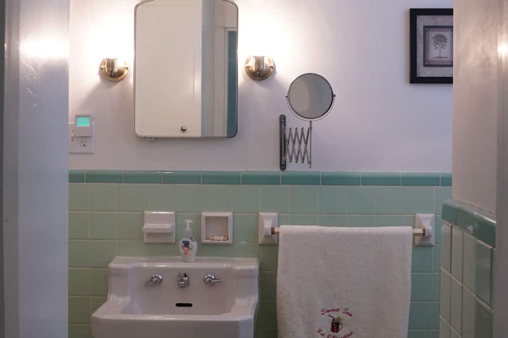 Photo of Bathroom in Conover