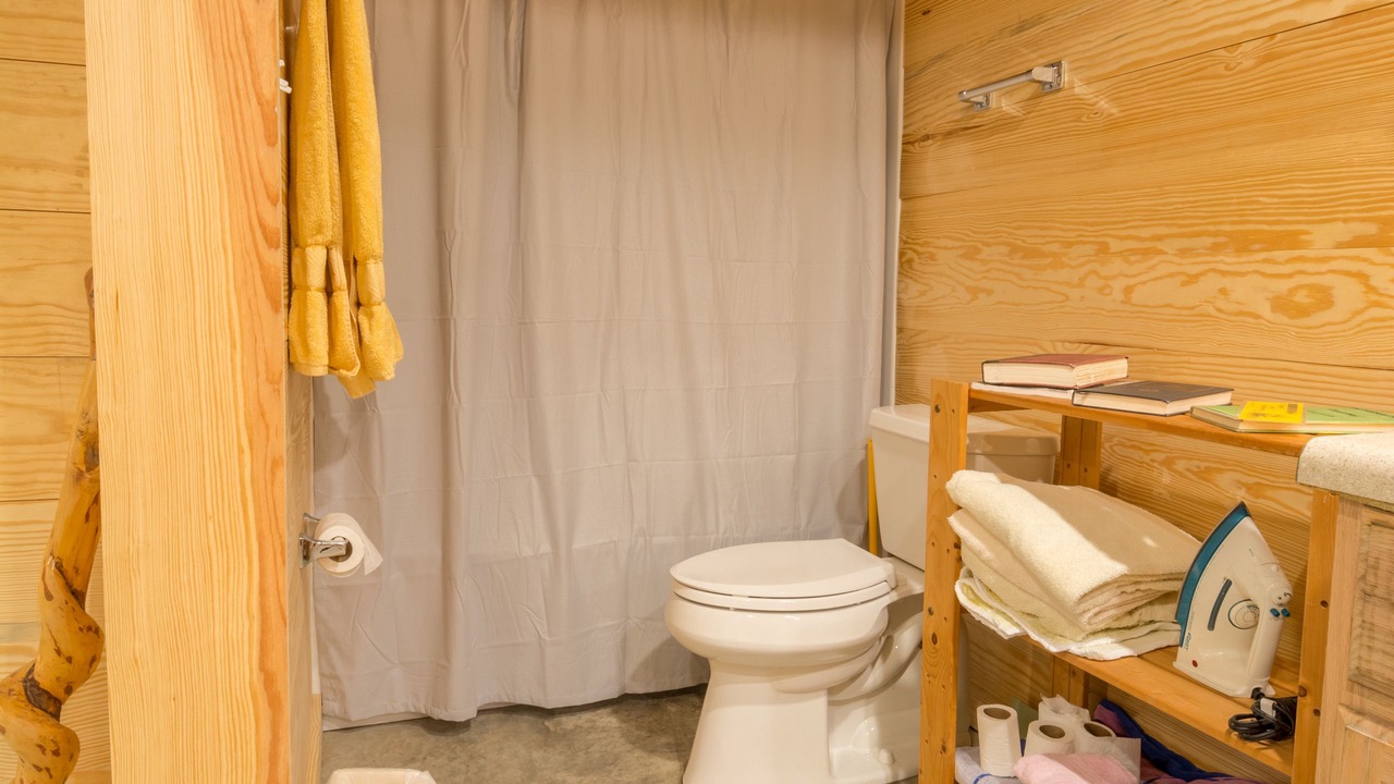 Photo of Bathroom in Lindley Park