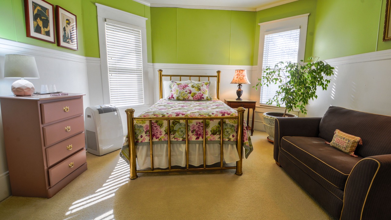 Photo of Bedroom in Lindley Park