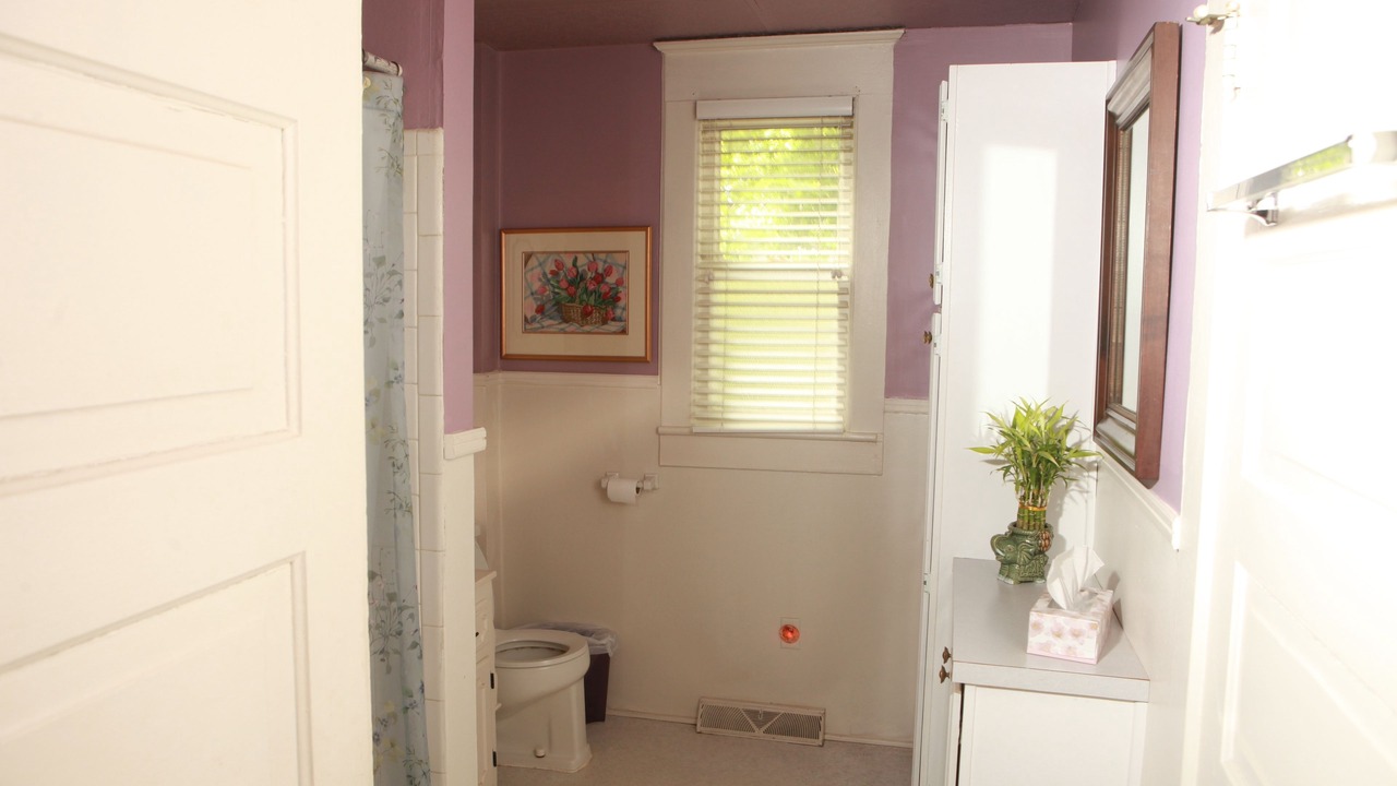 Photo of Bathroom in Lindley Park
