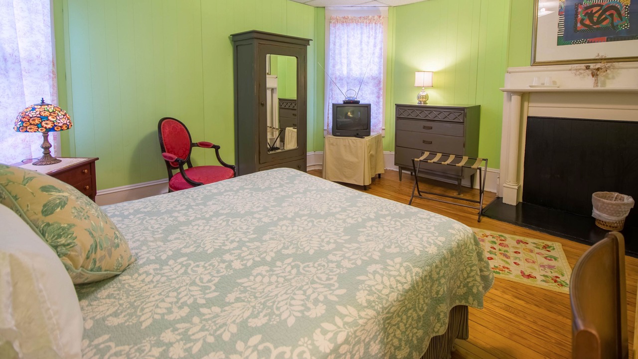 Photo of Bedroom in Lindley Park
