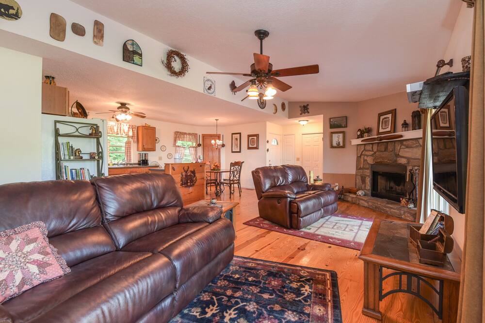 Photo of Livingroom in Settlers Ridge