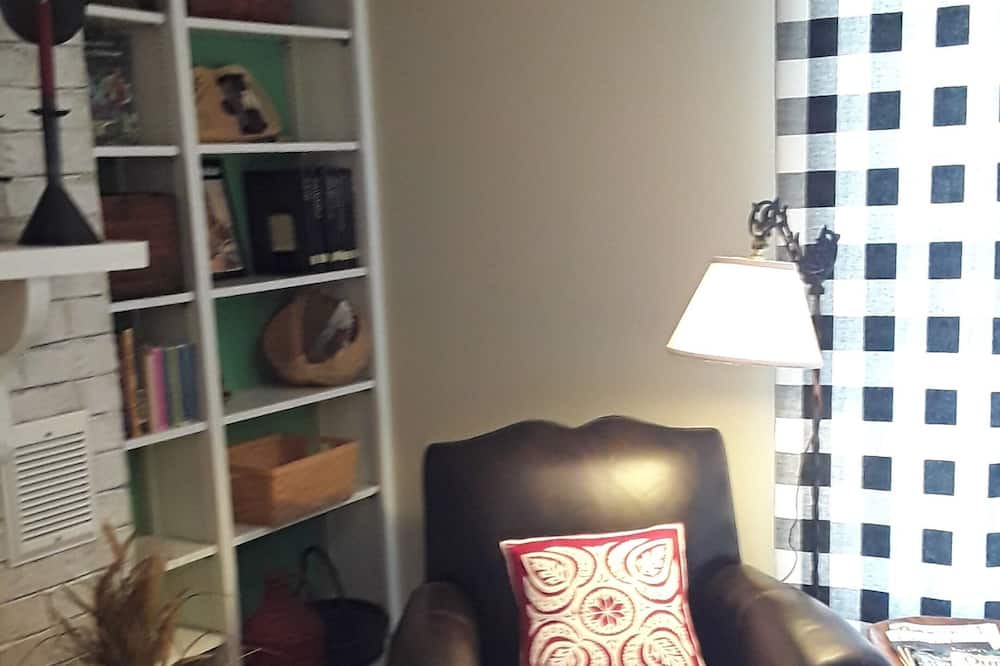 Photo of Livingroom in Greensboro