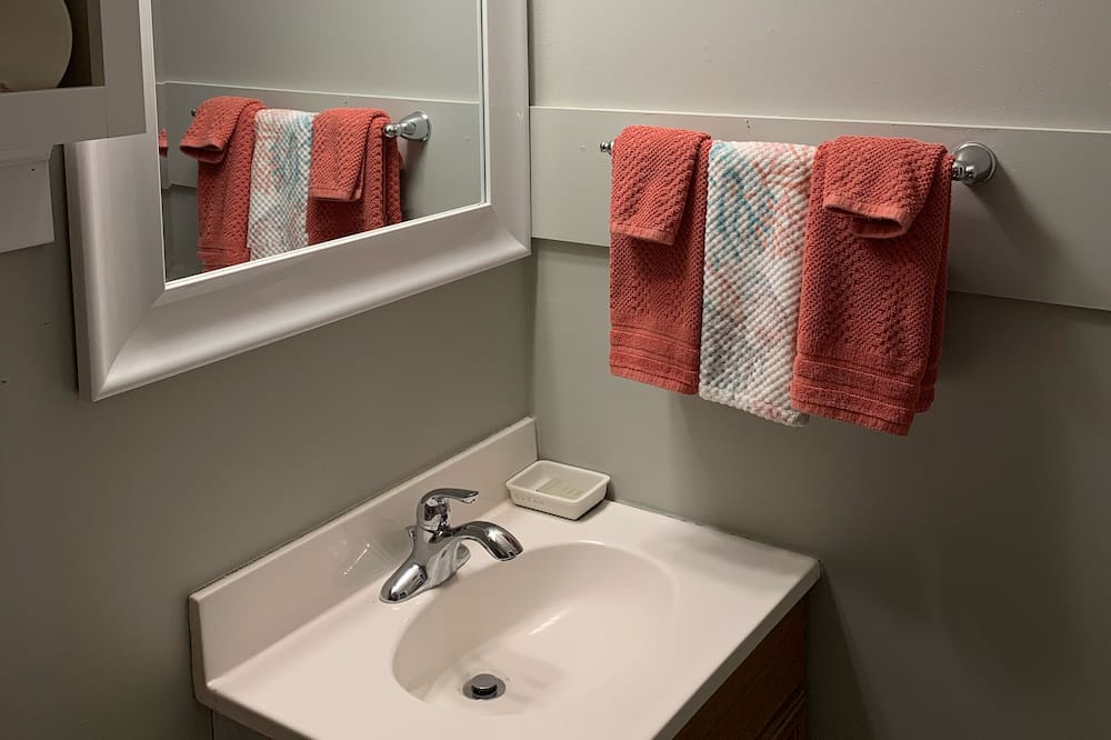 Photo of Bathroom in Barnardsville