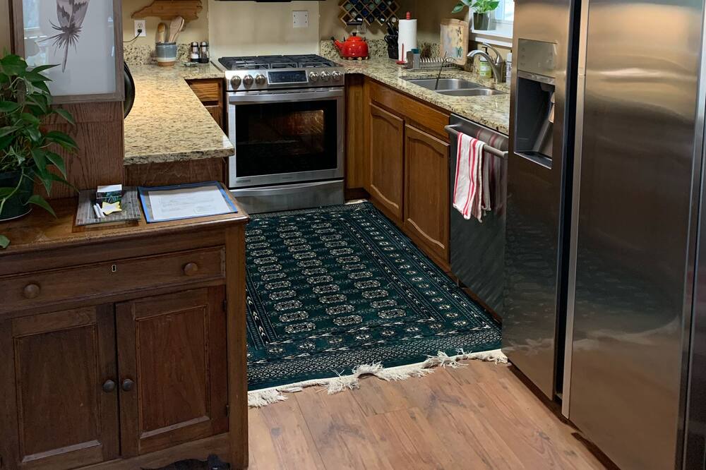 Photo of Kitchen in Barnardsville