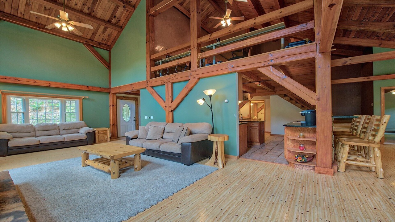 Photo of Livingroom in Waynesville