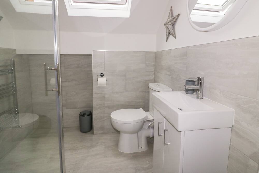 Photo of Bathroom in Newquay City Centre