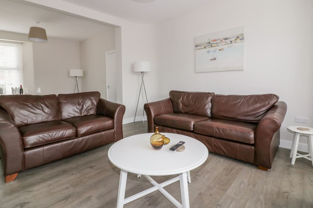 Photo of Livingroom in Newquay City Centre