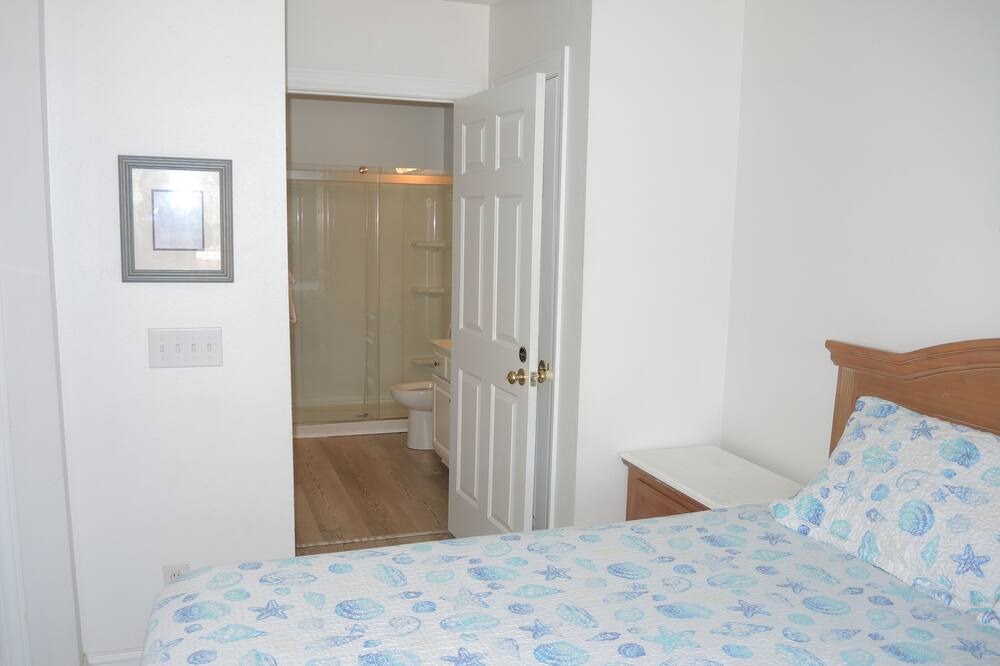 Photo of Bedroom in Calabash